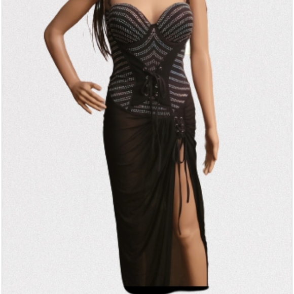 Beautiful and Elegant Dress 🤎 - Picture 2 of 12